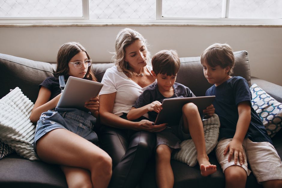 The Tech-Free Hour: Reclaiming Family Time in 2026